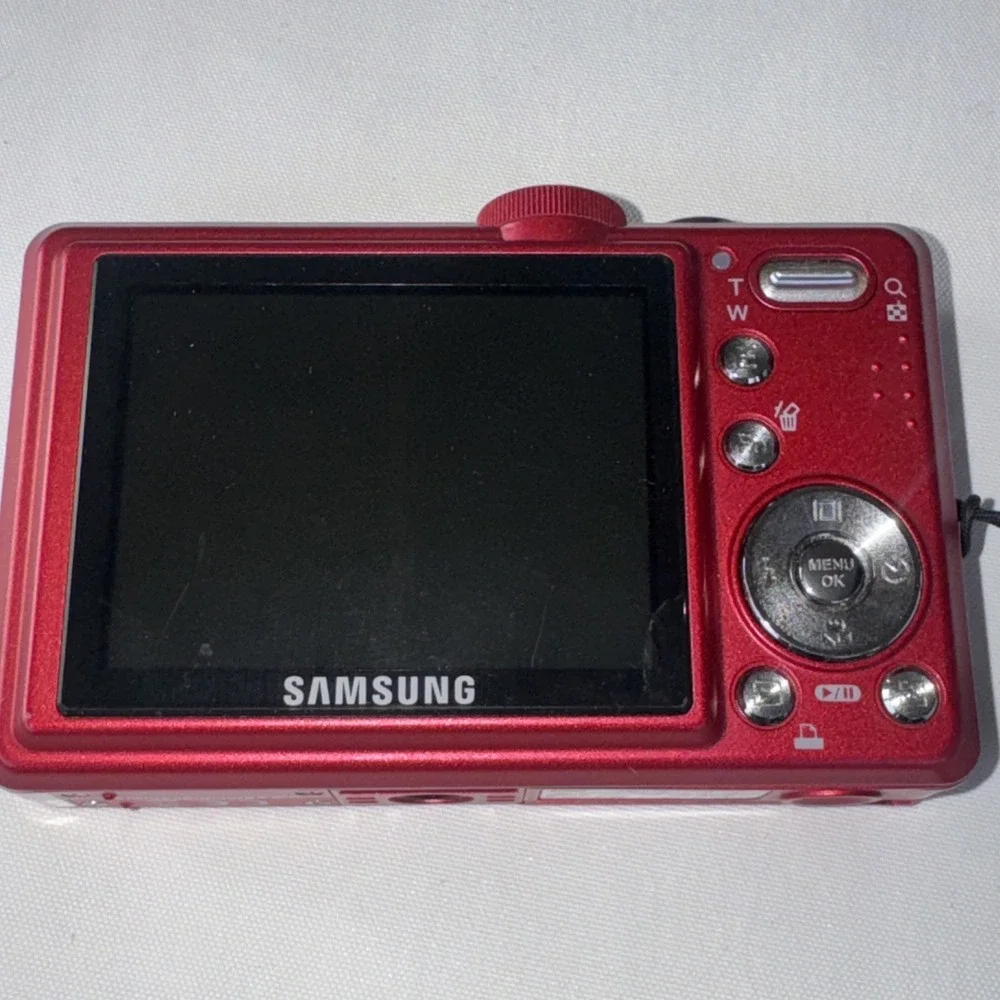 Samsung L Series L830 8MP Digital Camera Red With Battery & Charger, Working!!